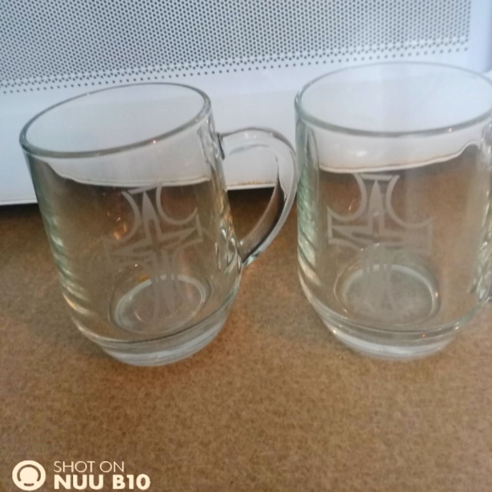 Set Of 2 Clear Glass Mugs With Etched Cross Design